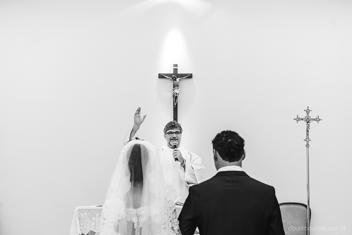 Lindo casamento realizado por fotógrafos de casamento de vila velha fotógrafos de casamento de vitória fotógrafos de casamento de serra espirito santo es com noivo noiva e por do sol com pista de dança e noiva girando
