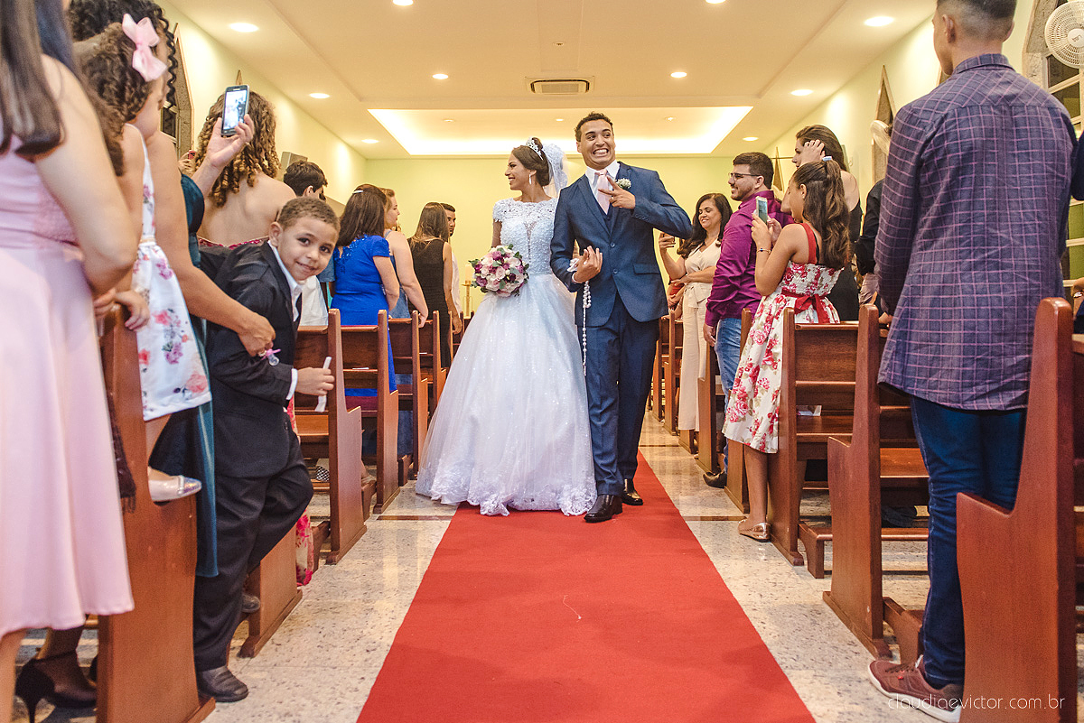 Lindo casamento realizado por fotógrafos de casamento de vila velha fotógrafos de casamento de vitória fotógrafos de casamento de serra espirito santo es com noivo noiva e por do sol com pista de dança e noiva girando