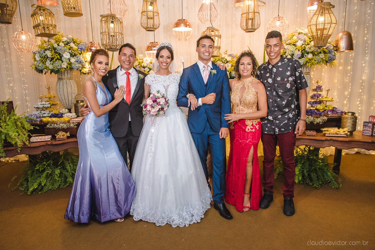 Lindo casamento realizado por fotógrafos de casamento de vila velha fotógrafos de casamento de vitória fotógrafos de casamento de serra espirito santo es com noivo noiva e por do sol com pista de dança e noiva girando