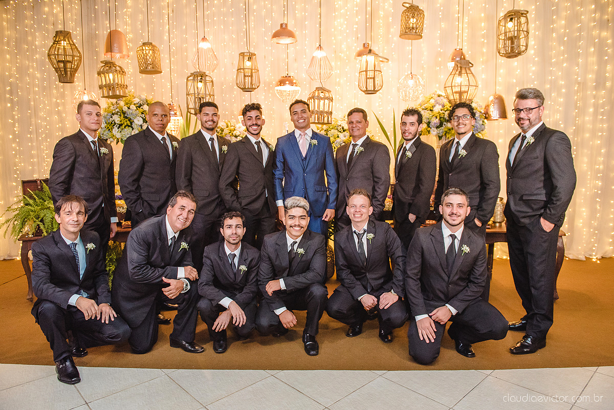 Lindo casamento realizado por fotógrafos de casamento de vila velha fotógrafos de casamento de vitória fotógrafos de casamento de serra espirito santo es com noivo noiva e por do sol com pista de dança e noiva girando