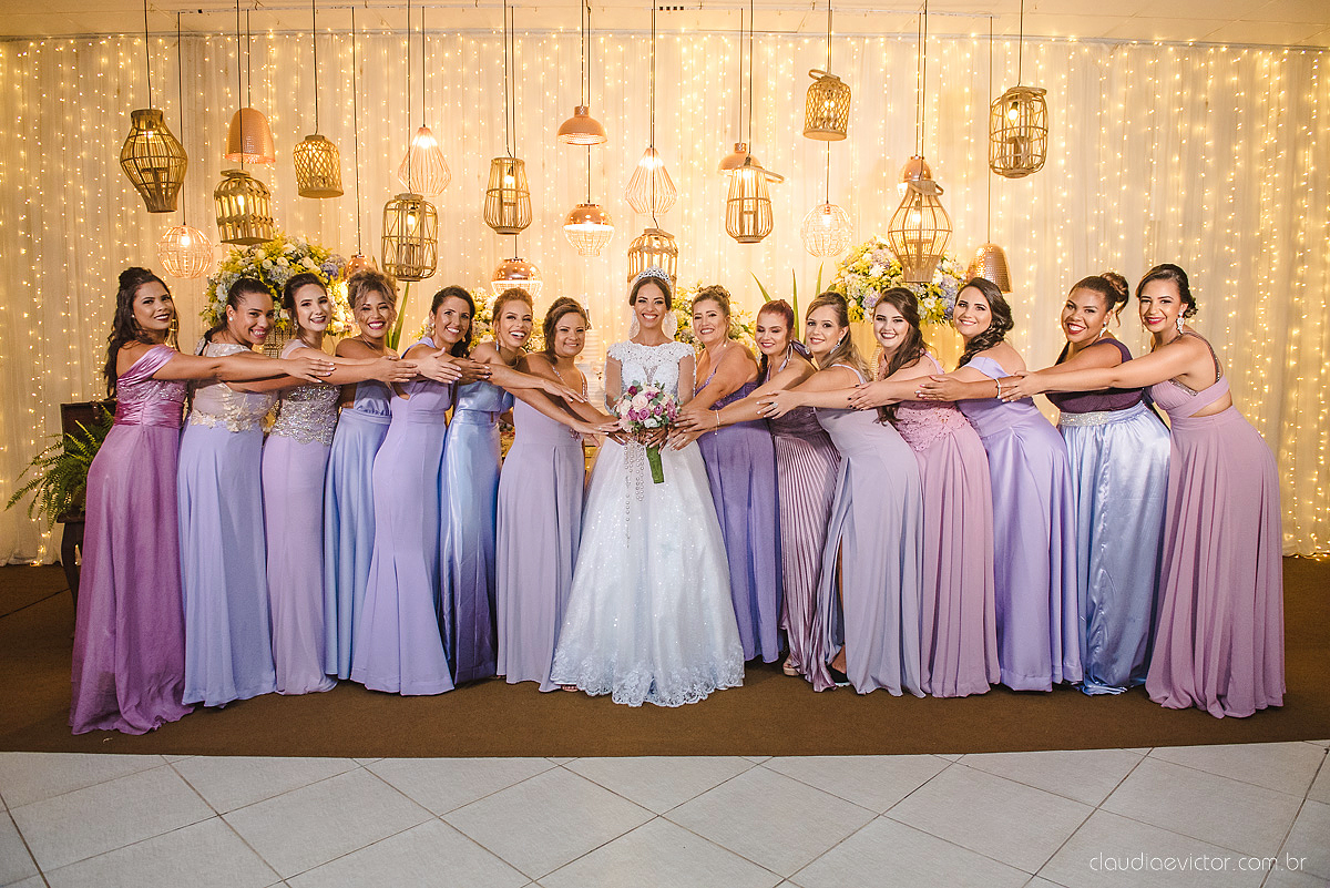Lindo casamento realizado por fotógrafos de casamento de vila velha fotógrafos de casamento de vitória fotógrafos de casamento de serra espirito santo es com noivo noiva e por do sol com pista de dança e noiva girando