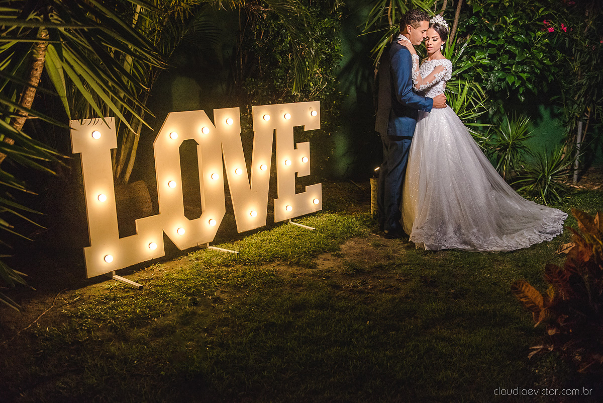 Lindo casamento realizado por fotógrafos de casamento de vila velha fotógrafos de casamento de vitória fotógrafos de casamento de serra espirito santo es com noivo noiva e por do sol com pista de dança e noiva girando