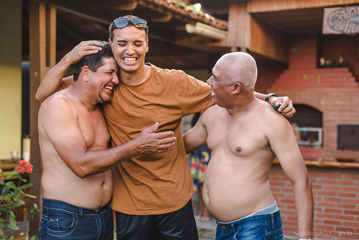 Lindo casamento realizado por fotógrafos de casamento de vila velha fotógrafos de casamento de vitória fotógrafos de casamento de serra espirito santo es com noivo noiva e por do sol com pista de dança e noiva girando