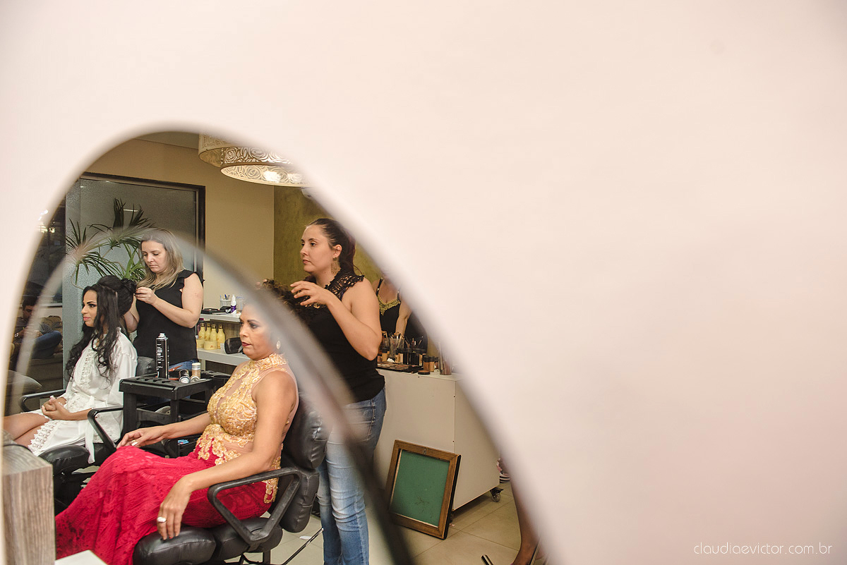 Lindo casamento realizado por fotógrafos de casamento de vila velha fotógrafos de casamento de vitória fotógrafos de casamento de serra espirito santo es com noivo noiva e por do sol com pista de dança e noiva girando