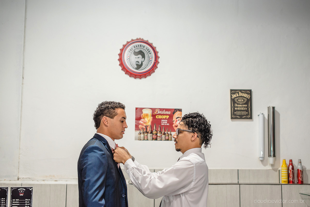 Lindo casamento realizado por fotógrafos de casamento de vila velha fotógrafos de casamento de vitória fotógrafos de casamento de serra espirito santo es com noivo noiva e por do sol com pista de dança e noiva girando