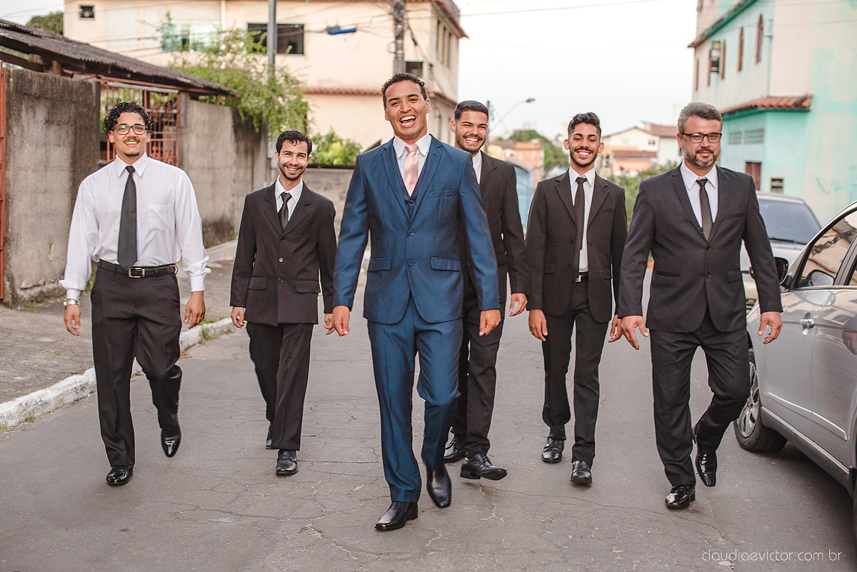 Lindo casamento realizado por fotógrafos de casamento de vila velha fotógrafos de casamento de vitória fotógrafos de casamento de serra espirito santo es com noivo noiva e por do sol com pista de dança e noiva girando