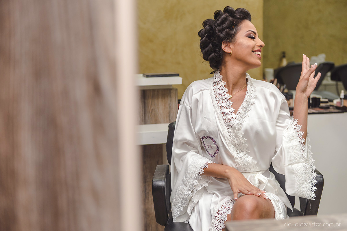 Lindo casamento realizado por fotógrafos de casamento de vila velha fotógrafos de casamento de vitória fotógrafos de casamento de serra espirito santo es com noivo noiva e por do sol com pista de dança e noiva girando