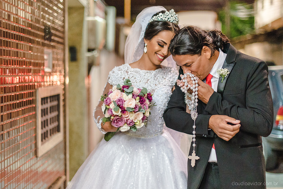 Lindo casamento realizado por fotógrafos de casamento de vila velha fotógrafos de casamento de vitória fotógrafos de casamento de serra espirito santo es com noivo noiva e por do sol com pista de dança e noiva girando