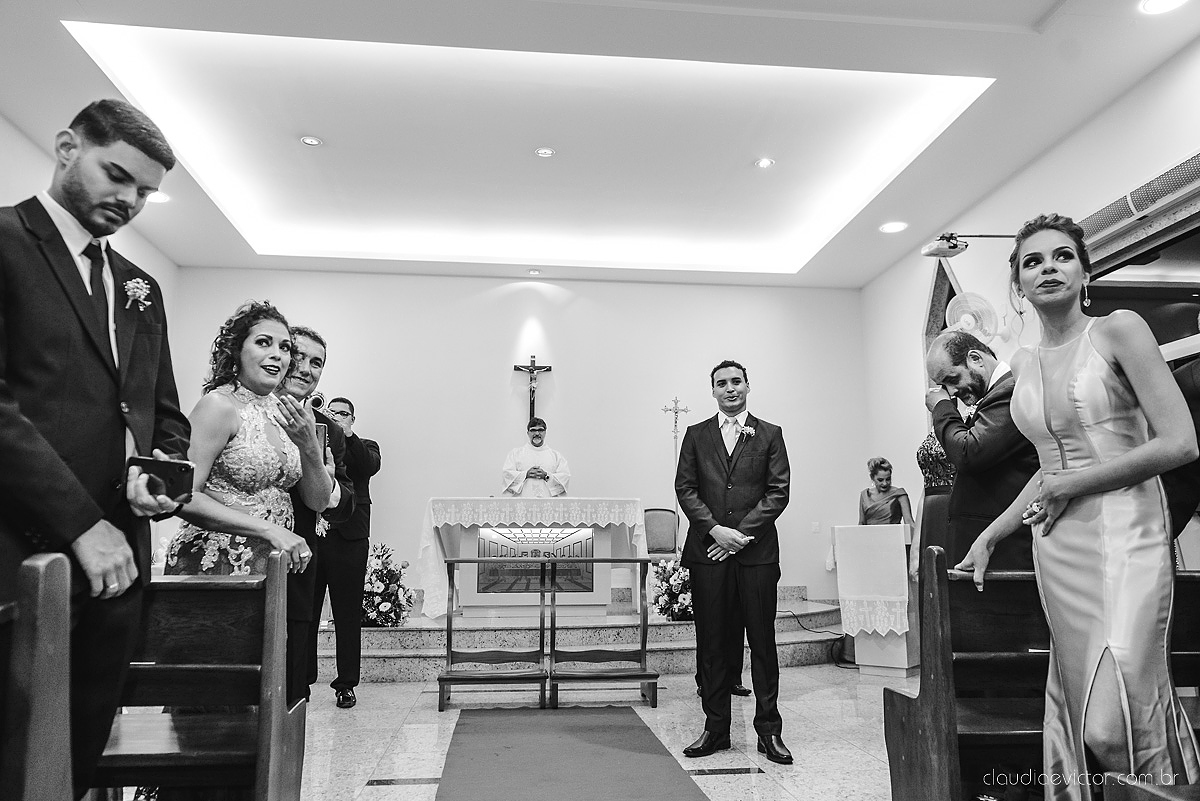 Lindo casamento realizado por fotógrafos de casamento de vila velha fotógrafos de casamento de vitória fotógrafos de casamento de serra espirito santo es com noivo noiva e por do sol com pista de dança e noiva girando