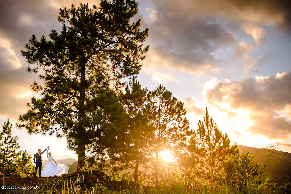 Lindo casamento realizado por fotógrafos de casamento de vila velha fotógrafos de casamento de vitória fotógrafos de casamento de serra espirito santo es com noivo noiva e por do sol com pista de dança e noiva girando