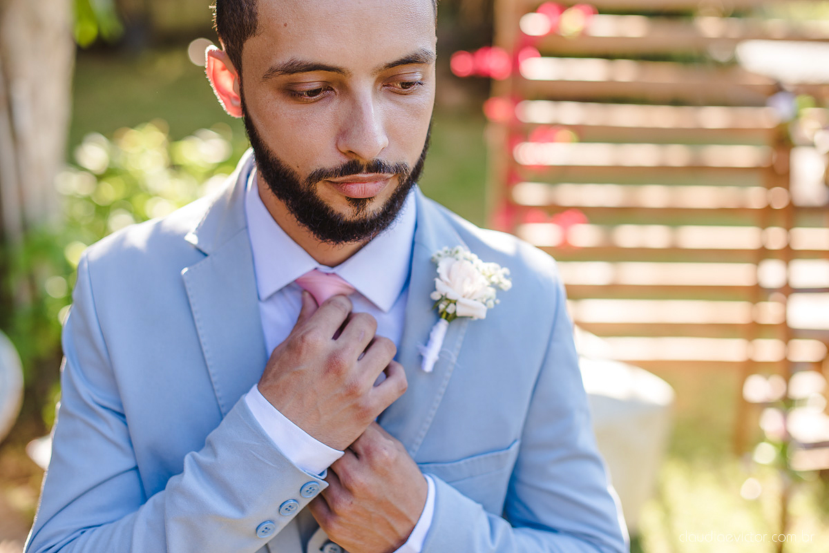 Lindo casamento realizado no cerimonial Kafuá do lino em Ponta da Fruta por fotógrafos de casamento de vila velha fotógrafos de casamento de vitória fotógrafos de casamento de serra espirito santo es com noivo noiva por do sol e vestido de noiva