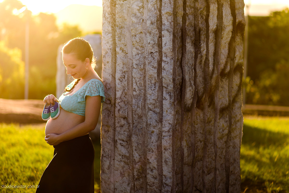 Lindo ensaio de gestante com por do sol no parque pedra da cebola em vitória feito por fotógrafo de casamento vila velha fotógrafo de casamento vitória fotógrafo de casamento serra espirito santo es com muita expectativa e ansiedade pela chegada do filho