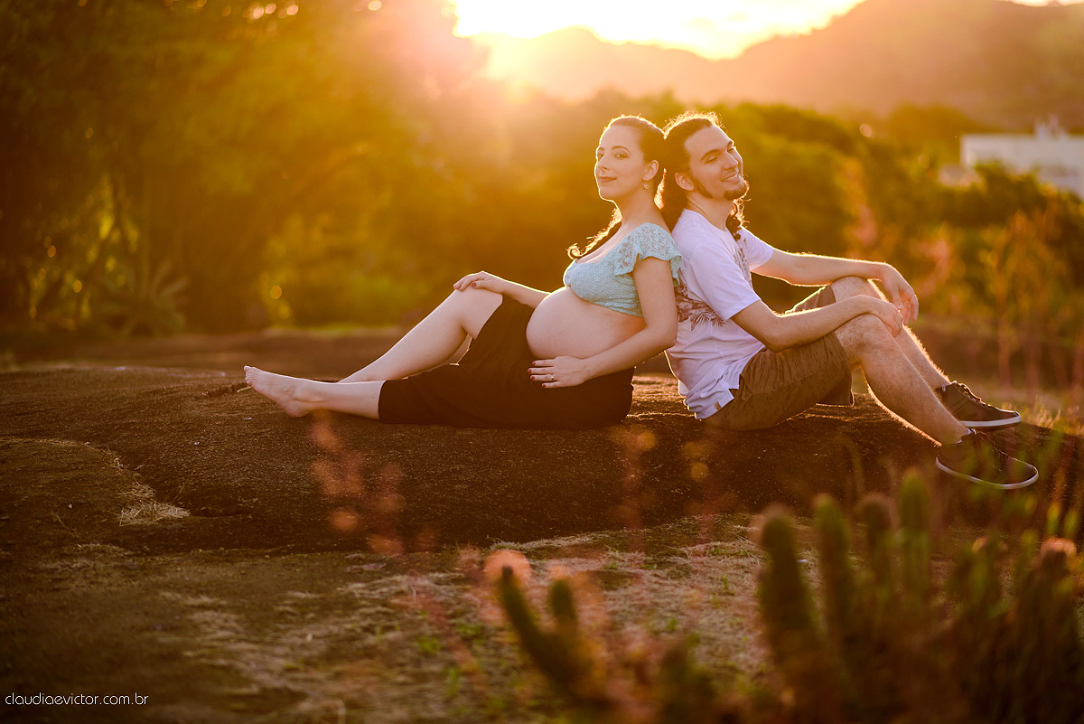 Lindo ensaio de gestante com por do sol no parque pedra da cebola em vitória feito por fotógrafo de casamento vila velha fotógrafo de casamento vitória fotógrafo de casamento serra espirito santo es com muita expectativa e ansiedade pela chegada do filho