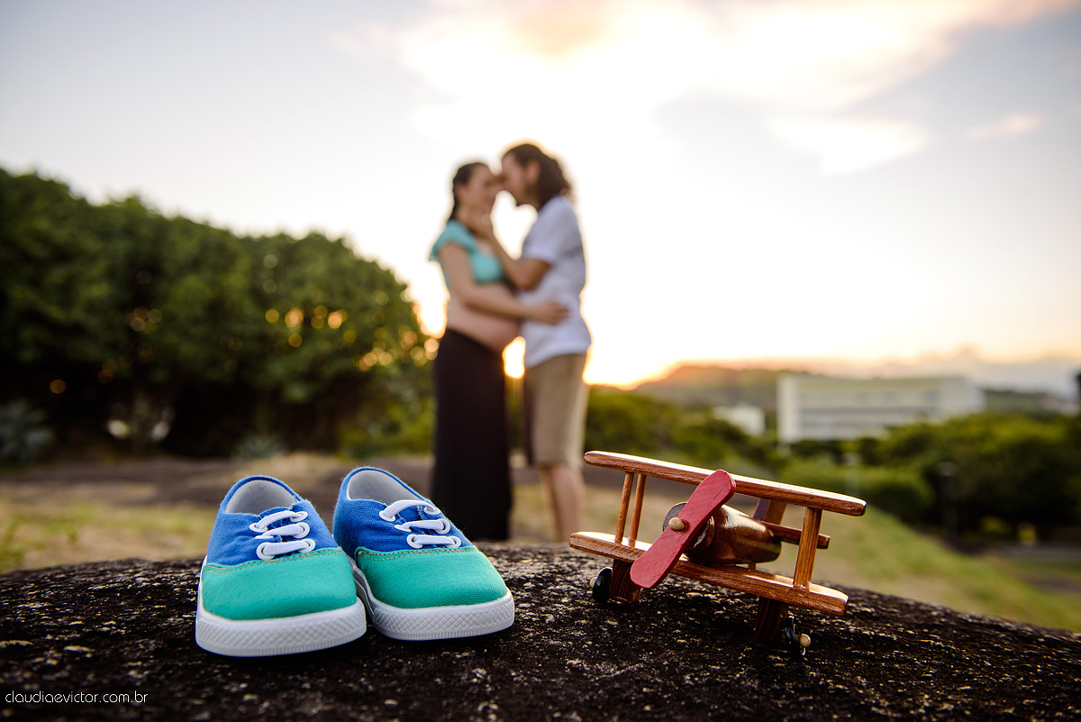 Lindo ensaio de gestante com por do sol no parque pedra da cebola em vitória feito por fotógrafo de casamento vila velha fotógrafo de casamento vitória fotógrafo de casamento serra espirito santo es com muita expectativa e ansiedade pela chegada do filho
