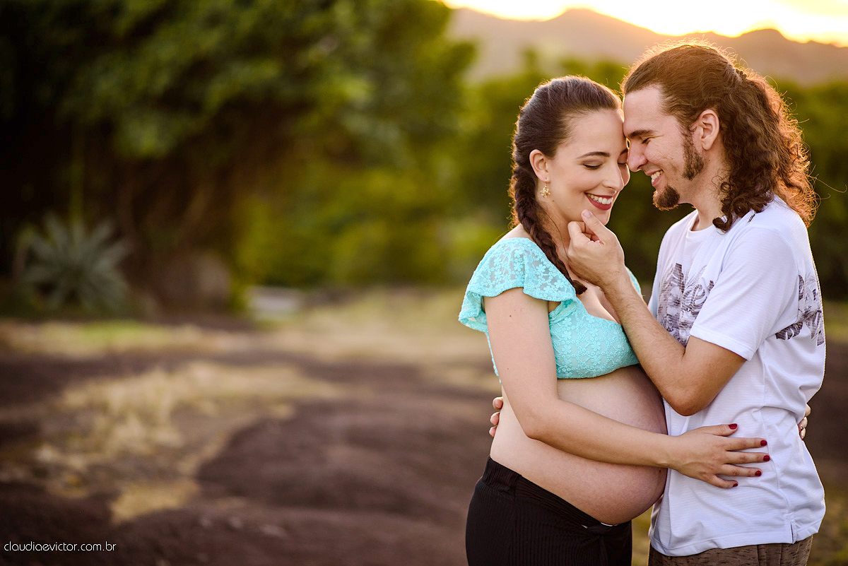 Lindo ensaio de gestante com por do sol no parque pedra da cebola em vitória feito por fotógrafo de casamento vila velha fotógrafo de casamento vitória fotógrafo de casamento serra espirito santo es com muita expectativa e ansiedade pela chegada do filho