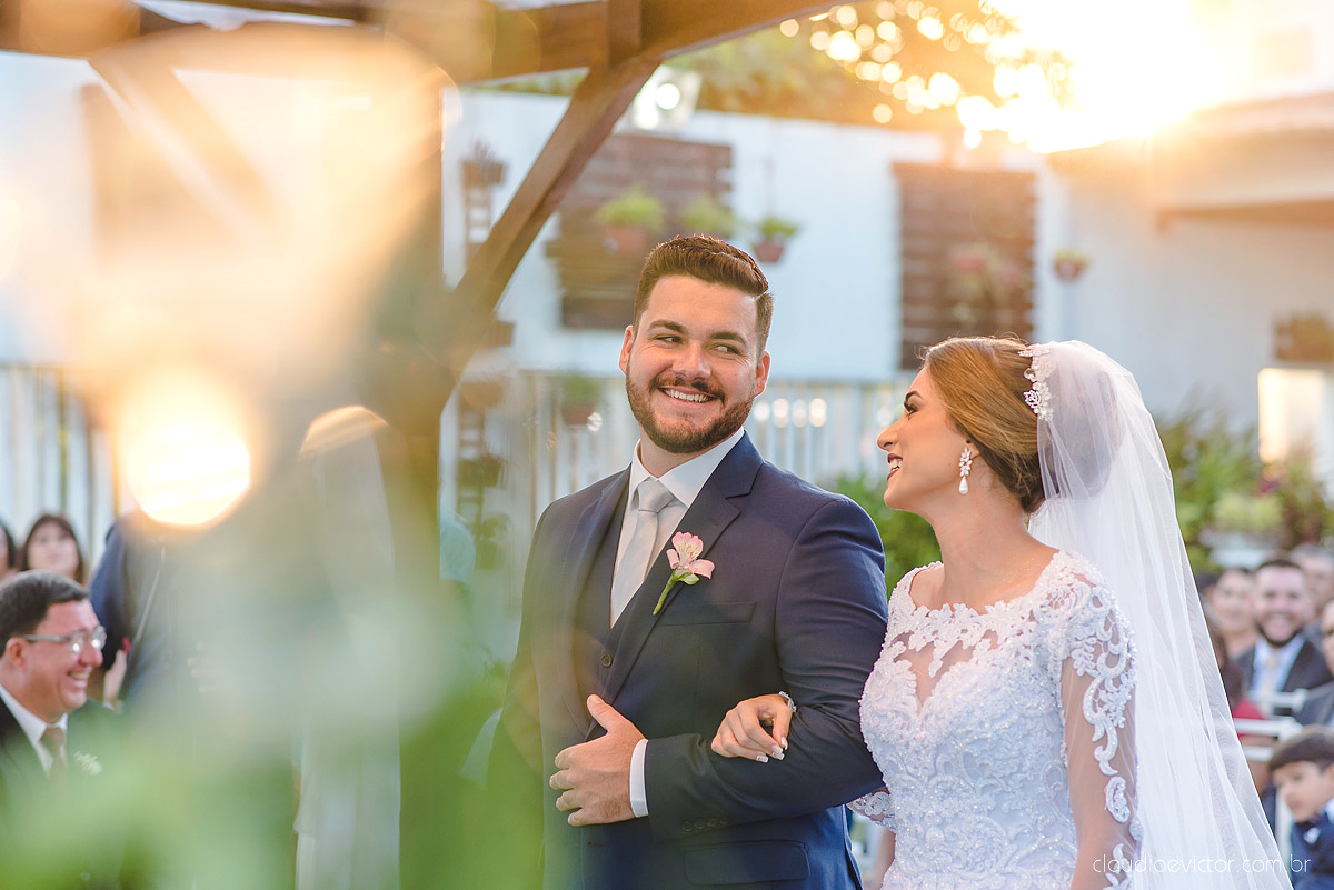 Lindo casamento realizado no cerimonial casa di lucca praia por fotógrafos de casamento de vila velha fotógrafos de casamento de vitória fotógrafos de casamento de serra espirito santo es com noivo noiva e ensaio no hotel aroso em pedra azul