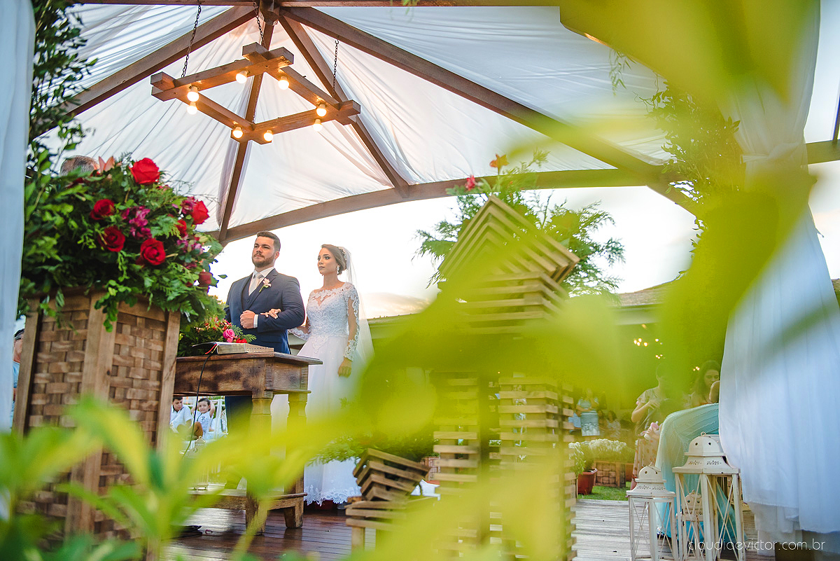 Lindo casamento realizado no cerimonial casa di lucca praia por fotógrafos de casamento de vila velha fotógrafos de casamento de vitória fotógrafos de casamento de serra espirito santo es com noivo noiva e ensaio no hotel aroso em pedra azul