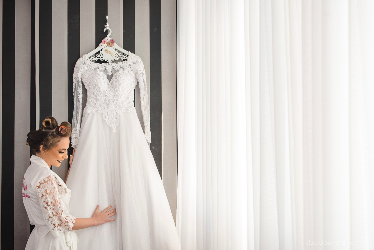 Lindo casamento realizado no cerimonial casa di lucca praia por fotógrafos de casamento de vila velha fotógrafos de casamento de vitória fotógrafos de casamento de serra espirito santo es com noivo noiva e ensaio no hotel aroso em pedra azul