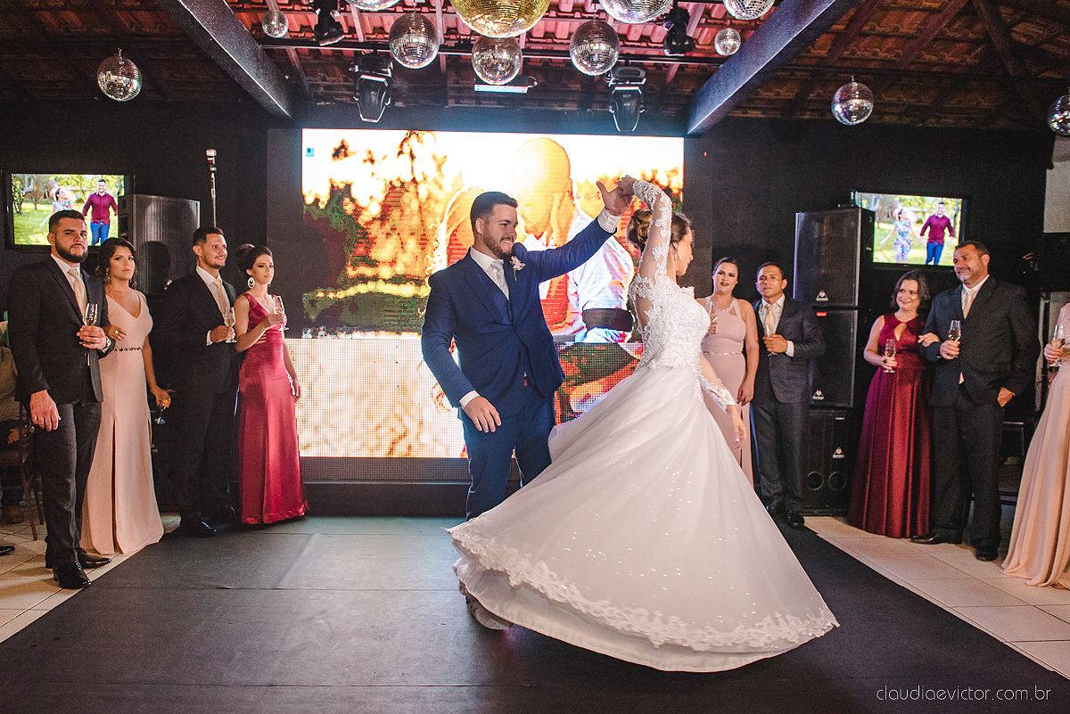 Lindo casamento realizado no cerimonial casa di lucca praia por fotógrafos de casamento de vila velha fotógrafos de casamento de vitória fotógrafos de casamento de serra espirito santo es com noivo noiva e ensaio no hotel aroso em pedra azul
