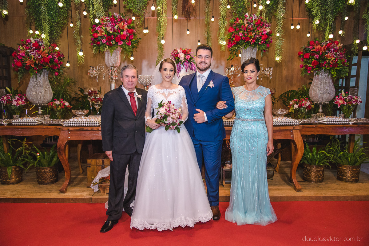 Lindo casamento realizado no cerimonial casa di lucca praia por fotógrafos de casamento de vila velha fotógrafos de casamento de vitória fotógrafos de casamento de serra espirito santo es com noivo noiva e ensaio no hotel aroso em pedra azul
