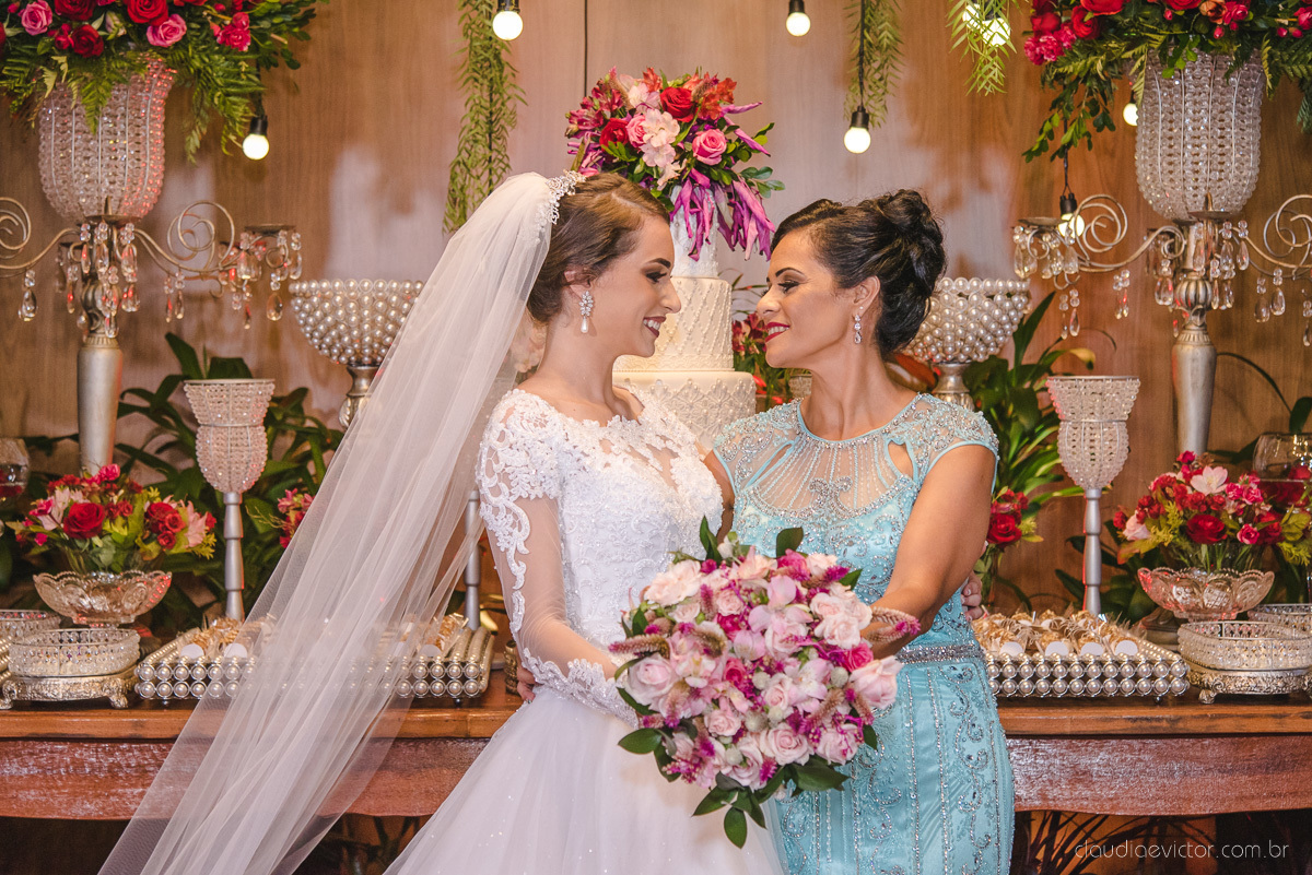 Lindo casamento realizado no cerimonial casa di lucca praia por fotógrafos de casamento de vila velha fotógrafos de casamento de vitória fotógrafos de casamento de serra espirito santo es com noivo noiva e ensaio no hotel aroso em pedra azul