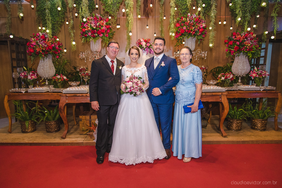 Lindo casamento realizado no cerimonial casa di lucca praia por fotógrafos de casamento de vila velha fotógrafos de casamento de vitória fotógrafos de casamento de serra espirito santo es com noivo noiva e ensaio no hotel aroso em pedra azul