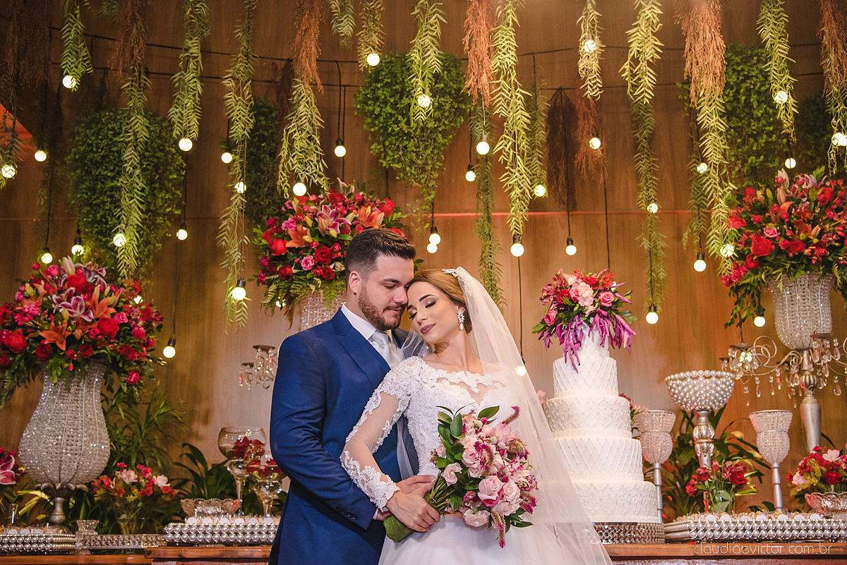 Lindo casamento realizado no cerimonial casa di lucca praia por fotógrafos de casamento de vila velha fotógrafos de casamento de vitória fotógrafos de casamento de serra espirito santo es com noivo noiva e ensaio no hotel aroso em pedra azul