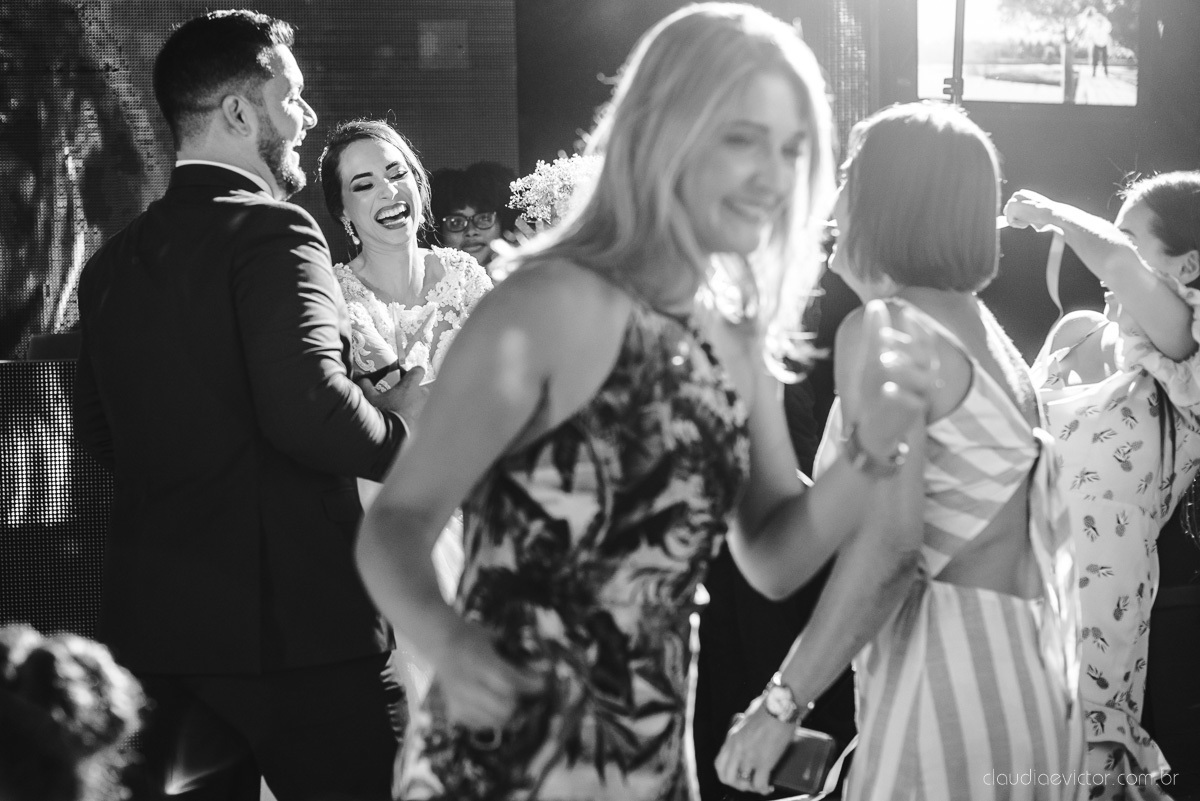 Lindo casamento realizado no cerimonial casa di lucca praia por fotógrafos de casamento de vila velha fotógrafos de casamento de vitória fotógrafos de casamento de serra espirito santo es com noivo noiva e ensaio no hotel aroso em pedra azul