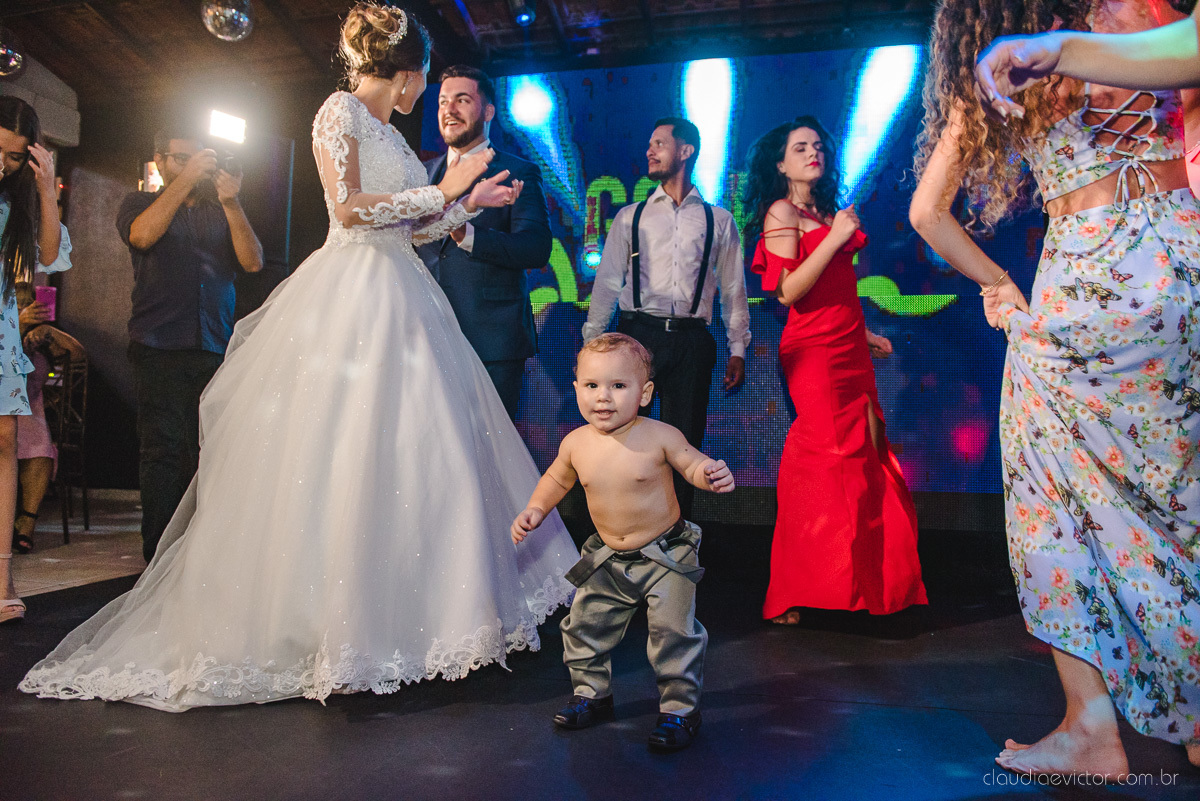 Lindo casamento realizado no cerimonial casa di lucca praia por fotógrafos de casamento de vila velha fotógrafos de casamento de vitória fotógrafos de casamento de serra espirito santo es com noivo noiva e ensaio no hotel aroso em pedra azul