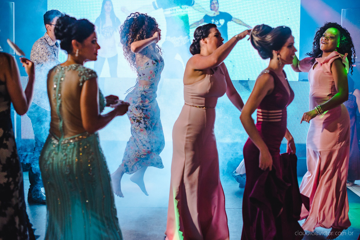 Lindo casamento realizado no cerimonial casa di lucca praia por fotógrafos de casamento de vila velha fotógrafos de casamento de vitória fotógrafos de casamento de serra espirito santo es com noivo noiva e ensaio no hotel aroso em pedra azul