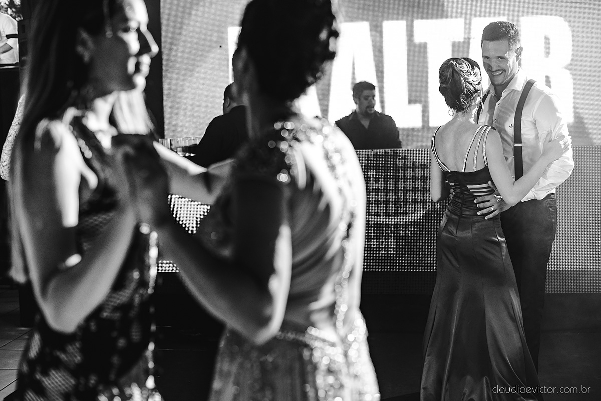 Lindo casamento realizado no cerimonial casa di lucca praia por fotógrafos de casamento de vila velha fotógrafos de casamento de vitória fotógrafos de casamento de serra espirito santo es com noivo noiva e ensaio no hotel aroso em pedra azul