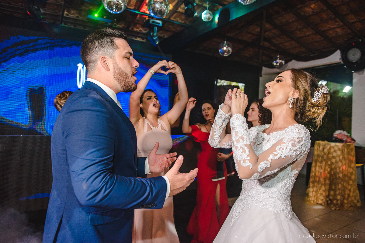 Lindo casamento realizado no cerimonial casa di lucca praia por fotógrafos de casamento de vila velha fotógrafos de casamento de vitória fotógrafos de casamento de serra espirito santo es com noivo noiva e ensaio no hotel aroso em pedra azul