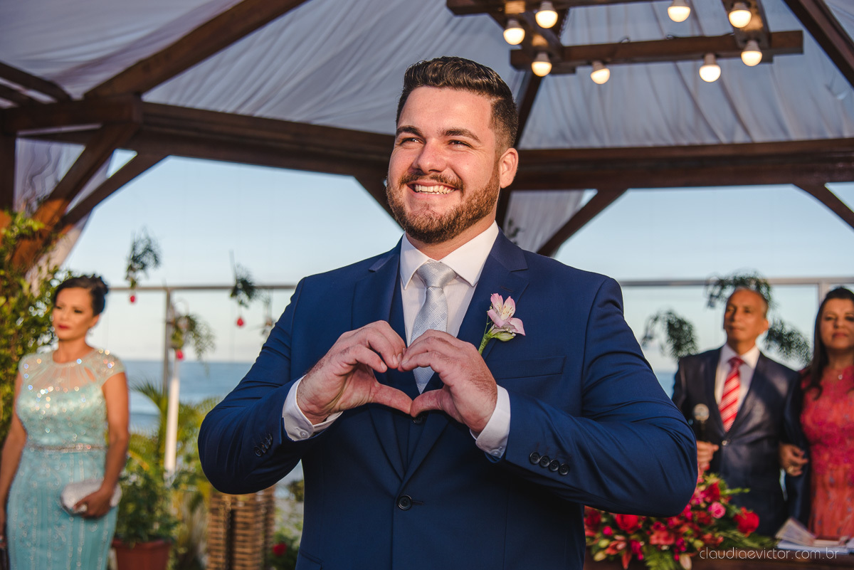 Lindo casamento realizado no cerimonial casa di lucca praia por fotógrafos de casamento de vila velha fotógrafos de casamento de vitória fotógrafos de casamento de serra espirito santo es com noivo noiva e ensaio no hotel aroso em pedra azul