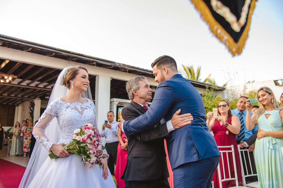 Lindo casamento realizado no cerimonial casa di lucca praia por fotógrafos de casamento de vila velha fotógrafos de casamento de vitória fotógrafos de casamento de serra espirito santo es com noivo noiva e ensaio no hotel aroso em pedra azul