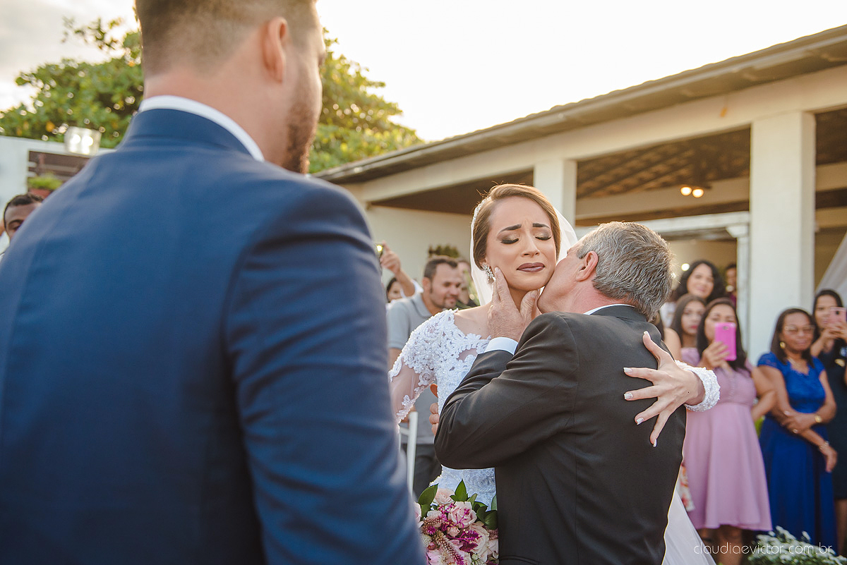 Lindo casamento realizado no cerimonial casa di lucca praia por fotógrafos de casamento de vila velha fotógrafos de casamento de vitória fotógrafos de casamento de serra espirito santo es com noivo noiva e ensaio no hotel aroso em pedra azul