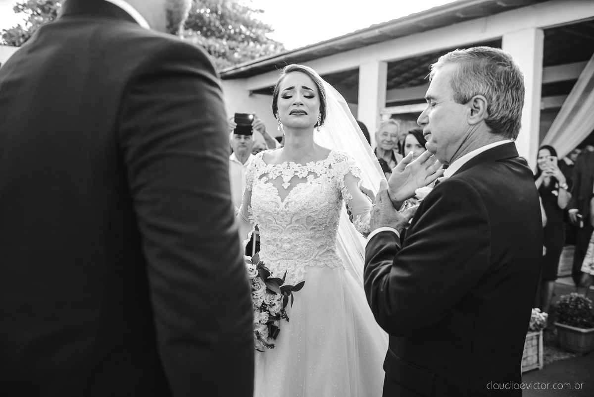 Lindo casamento realizado no cerimonial casa di lucca praia por fotógrafos de casamento de vila velha fotógrafos de casamento de vitória fotógrafos de casamento de serra espirito santo es com noivo noiva e ensaio no hotel aroso em pedra azul