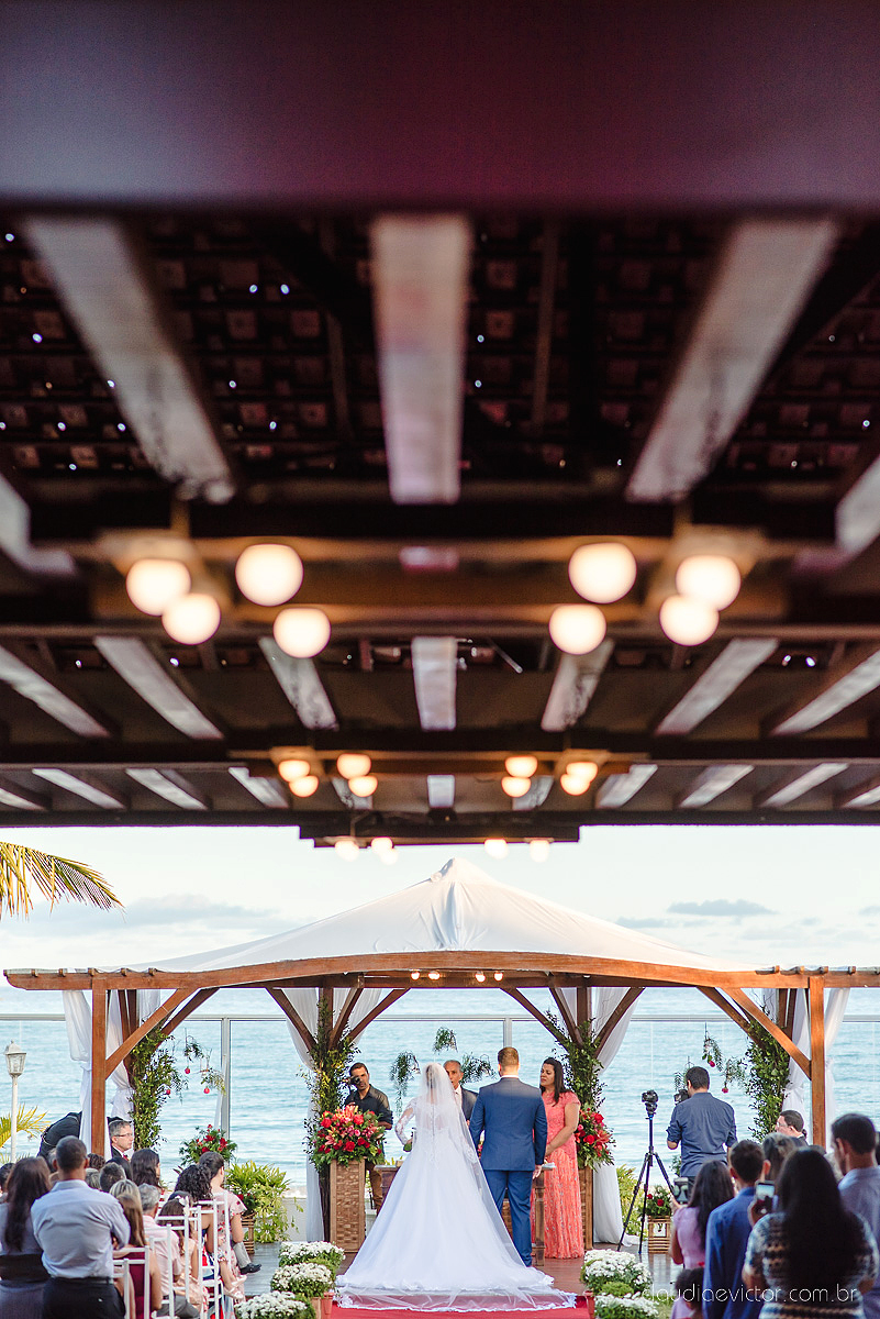 Lindo casamento realizado no cerimonial casa di lucca praia por fotógrafos de casamento de vila velha fotógrafos de casamento de vitória fotógrafos de casamento de serra espirito santo es com noivo noiva e ensaio no hotel aroso em pedra azul