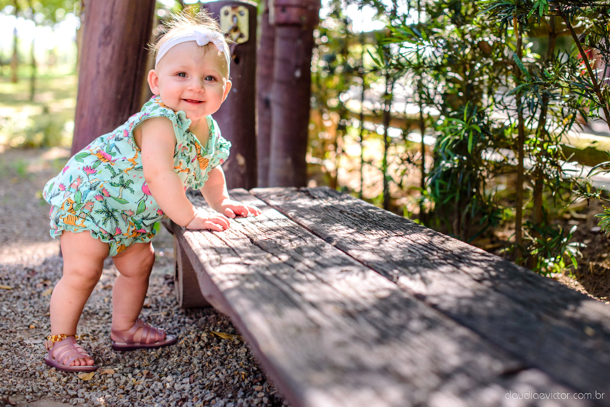 Lindo ensaio infantil de 6 meses feito no parque da vale por fotógrafos de casamento de vila velha fotógrafos de casamento de vitória fotógrafos de casamento de serra espirito santo es 