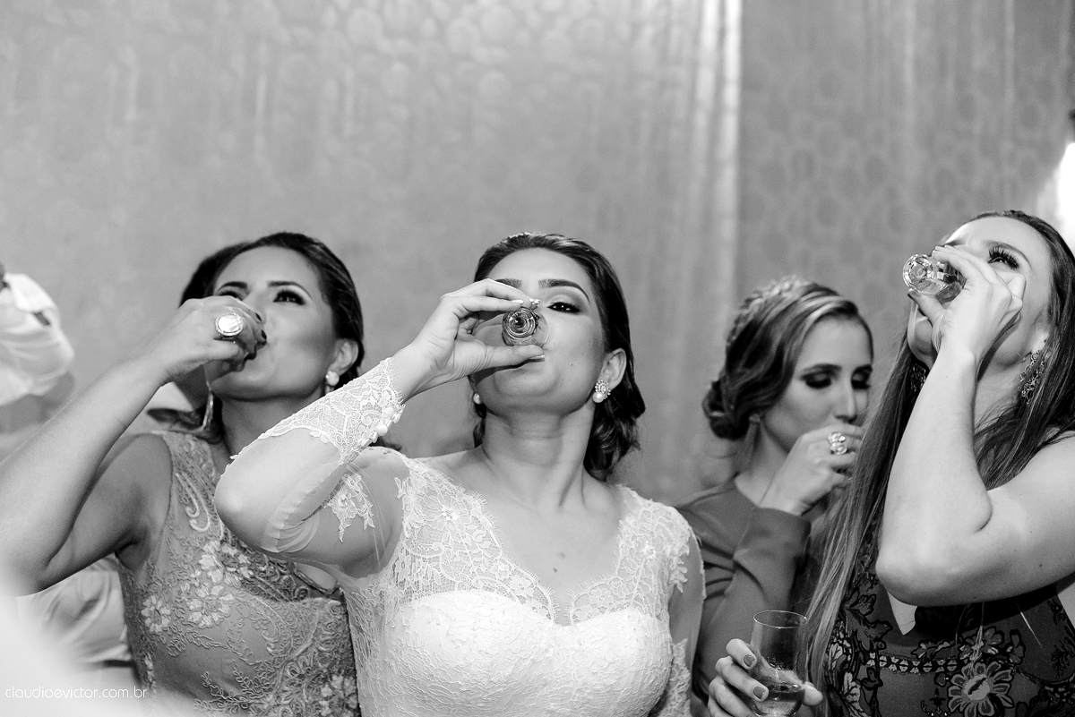 Casamento realizado ao ar livre, a tarde, na cidade de Serra, Manguinhos. Foi lindo, com muita felicidade, sorrisos e alegria, por fotógrafos de casamento em Vila Velha fotógrafos de casamento em Vitória fotógrafos de casamento em Serra Espirito Santo ES