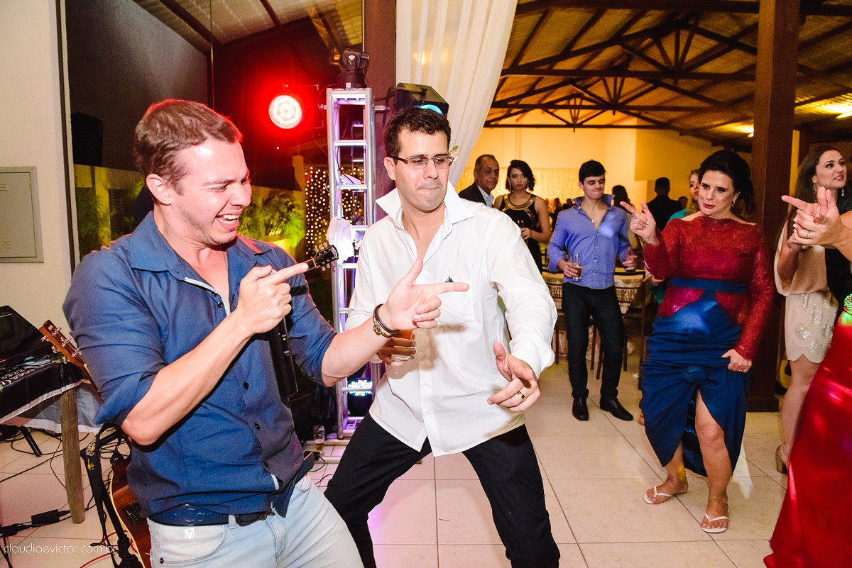 Casamento realizado ao ar livre, a tarde, na cidade de Serra, Manguinhos. Foi lindo, com muita felicidade, sorrisos e alegria, por fotógrafos de casamento em Vila Velha fotógrafos de casamento em Vitória fotógrafos de casamento em Serra Espirito Santo ES