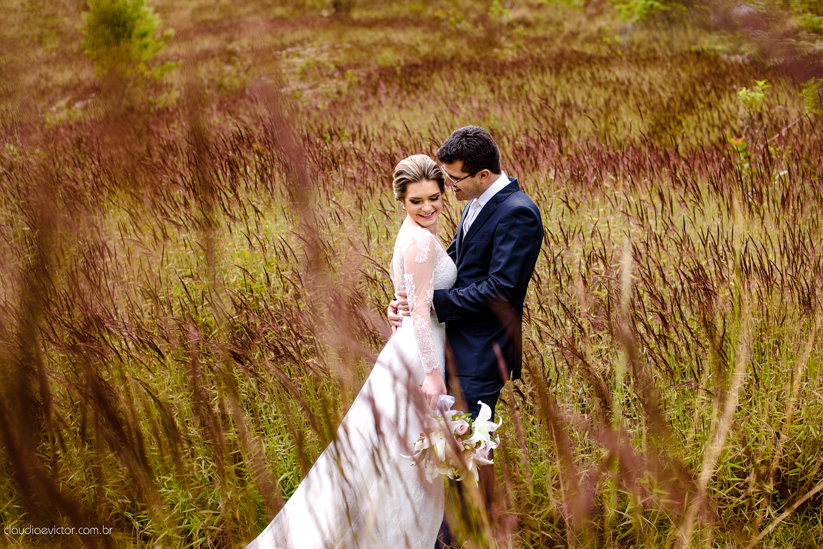 Casamento realizado ao ar livre, a tarde, na cidade de Serra, Manguinhos. Foi lindo, com muita felicidade, sorrisos e alegria, por fotógrafos de casamento em Vila Velha fotógrafos de casamento em Vitória fotógrafos de casamento em Serra Espirito Santo ES