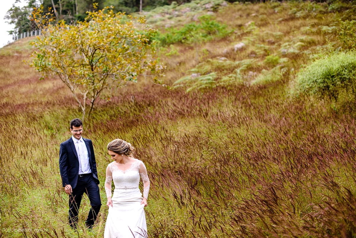 Casamento realizado ao ar livre, a tarde, na cidade de Serra, Manguinhos. Foi lindo, com muita felicidade, sorrisos e alegria, por fotógrafos de casamento em Vila Velha fotógrafos de casamento em Vitória fotógrafos de casamento em Serra Espirito Santo ES