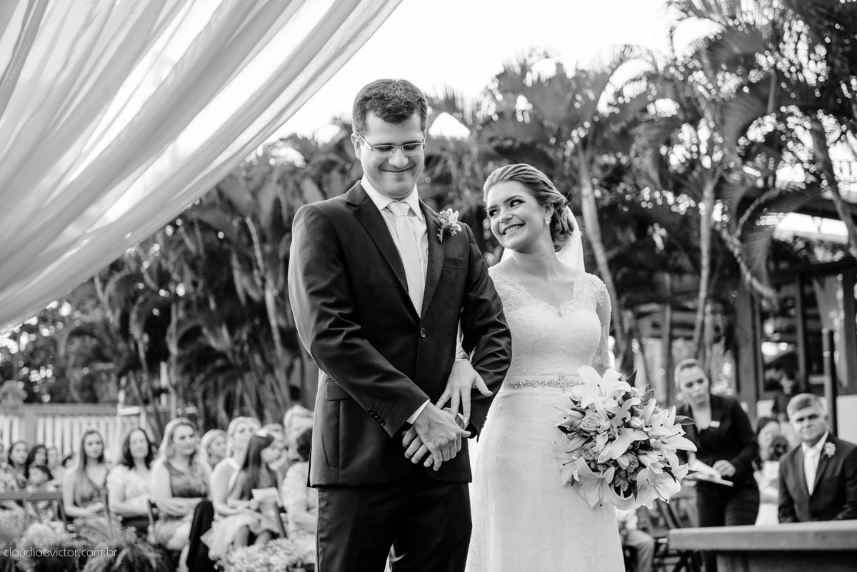 Casamento realizado ao ar livre, a tarde, na cidade de Serra, Manguinhos. Foi lindo, com muita felicidade, sorrisos e alegria, por fotógrafos de casamento em Vila Velha fotógrafos de casamento em Vitória fotógrafos de casamento em Serra Espirito Santo ES