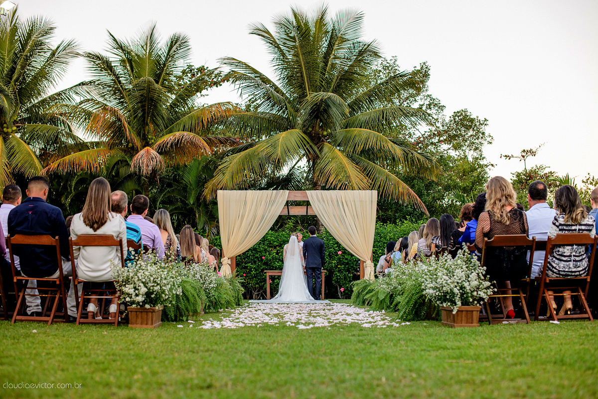 Casamento realizado ao ar livre, a tarde, na cidade de Serra, Manguinhos. Foi lindo, com muita felicidade, sorrisos e alegria, por fotógrafos de casamento em Vila Velha fotógrafos de casamento em Vitória fotógrafos de casamento em Serra Espirito Santo ES