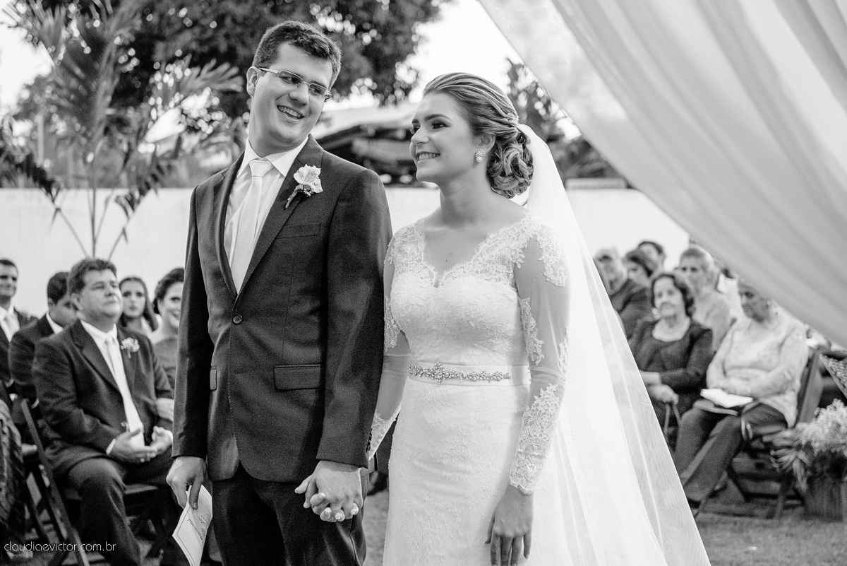 Casamento realizado ao ar livre, a tarde, na cidade de Serra, Manguinhos. Foi lindo, com muita felicidade, sorrisos e alegria, por fotógrafos de casamento em Vila Velha fotógrafos de casamento em Vitória fotógrafos de casamento em Serra Espirito Santo ES