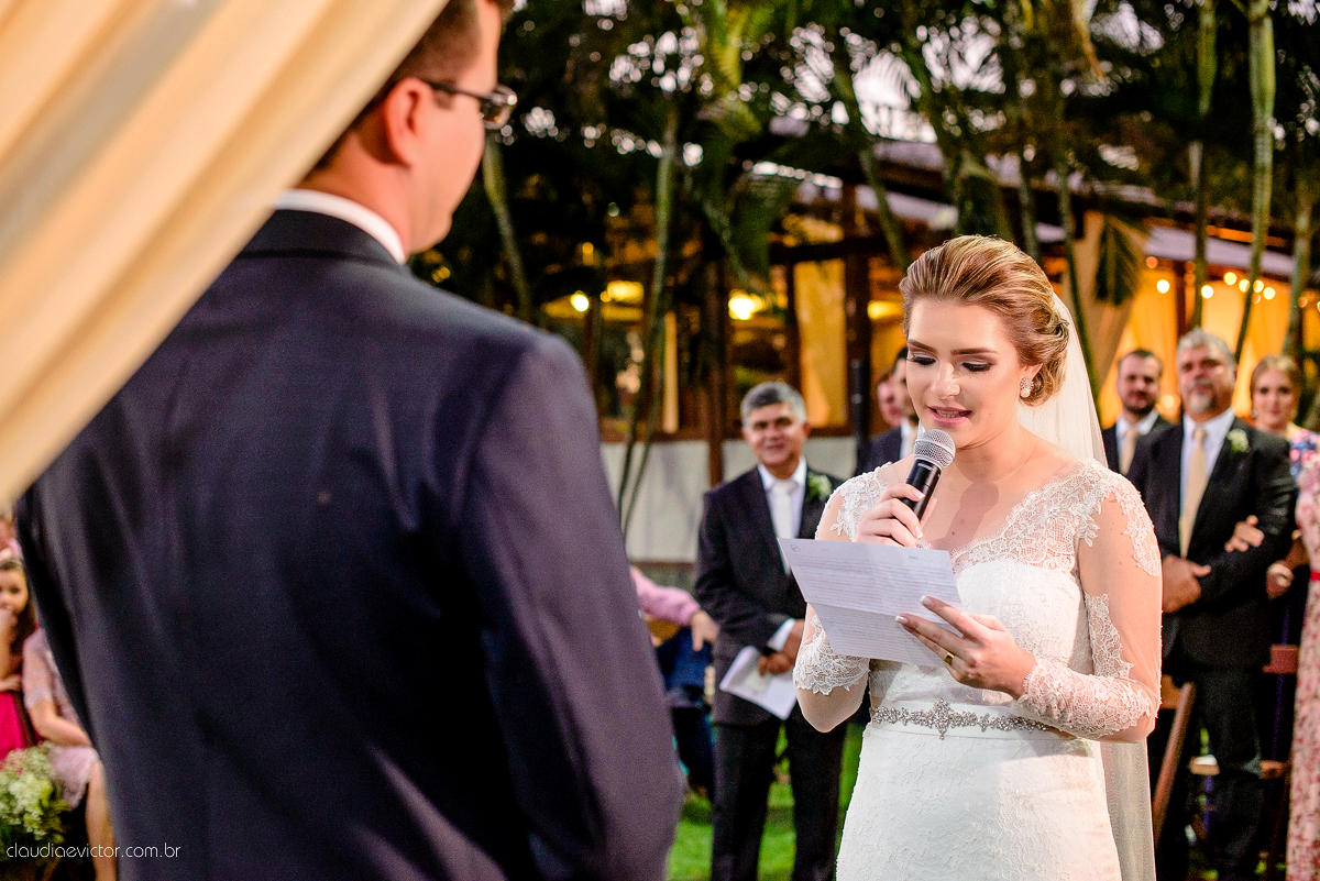 Casamento realizado ao ar livre, a tarde, na cidade de Serra, Manguinhos. Foi lindo, com muita felicidade, sorrisos e alegria, por fotógrafos de casamento em Vila Velha fotógrafos de casamento em Vitória fotógrafos de casamento em Serra Espirito Santo ES