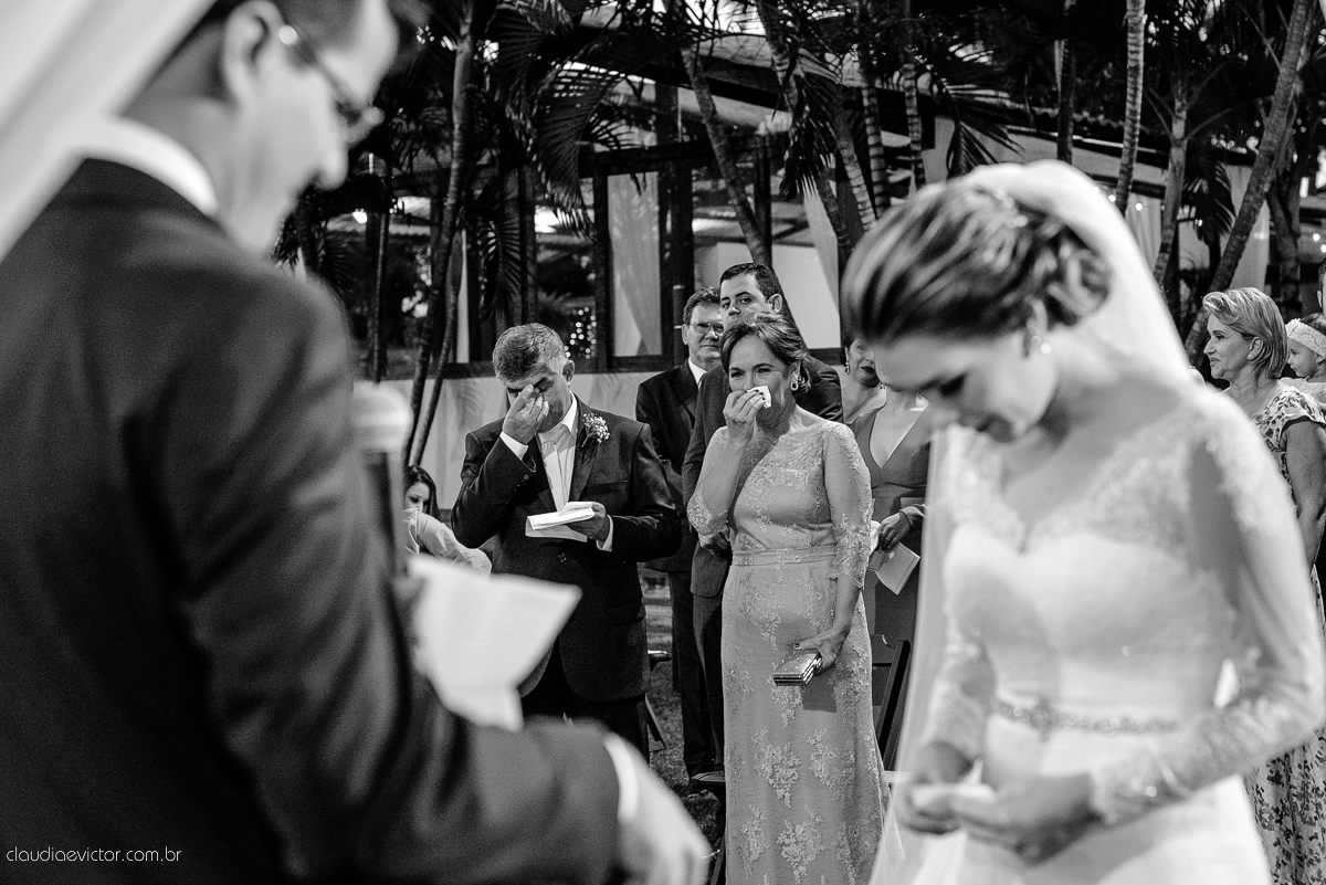 Casamento realizado ao ar livre, a tarde, na cidade de Serra, Manguinhos. Foi lindo, com muita felicidade, sorrisos e alegria, por fotógrafos de casamento em Vila Velha fotógrafos de casamento em Vitória fotógrafos de casamento em Serra Espirito Santo ES
