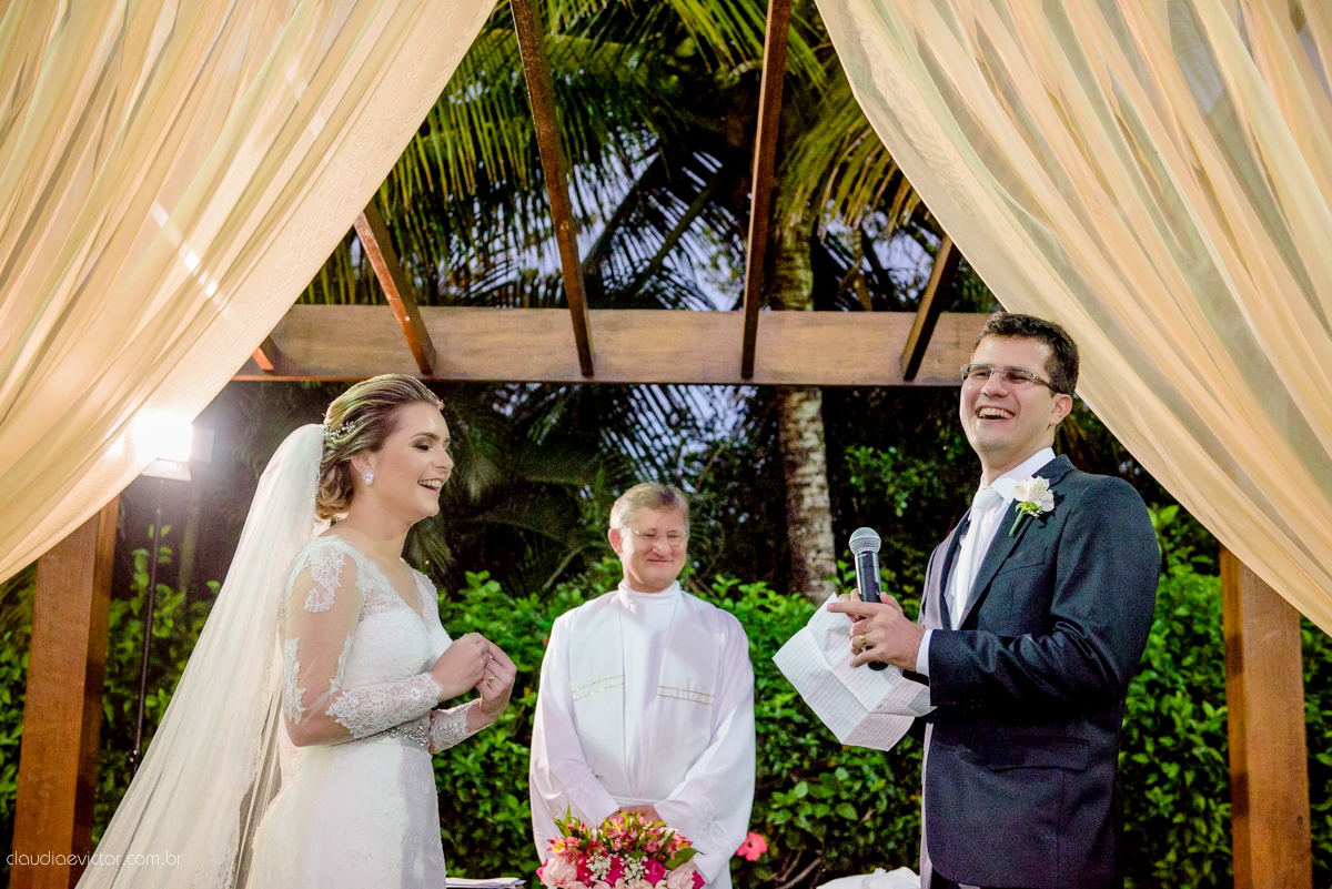 Casamento realizado ao ar livre, a tarde, na cidade de Serra, Manguinhos. Foi lindo, com muita felicidade, sorrisos e alegria, por fotógrafos de casamento em Vila Velha fotógrafos de casamento em Vitória fotógrafos de casamento em Serra Espirito Santo ES
