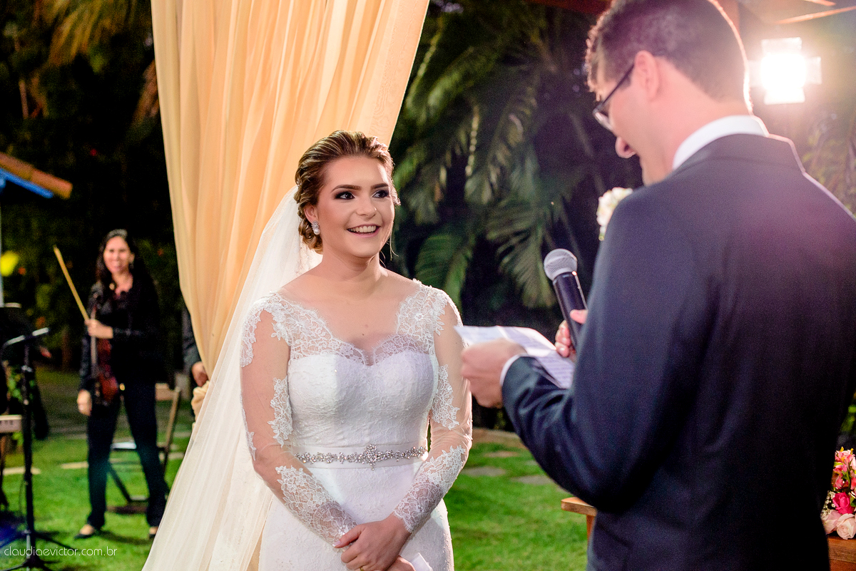 Casamento realizado ao ar livre, a tarde, na cidade de Serra, Manguinhos. Foi lindo, com muita felicidade, sorrisos e alegria, por fotógrafos de casamento em Vila Velha fotógrafos de casamento em Vitória fotógrafos de casamento em Serra Espirito Santo ES
