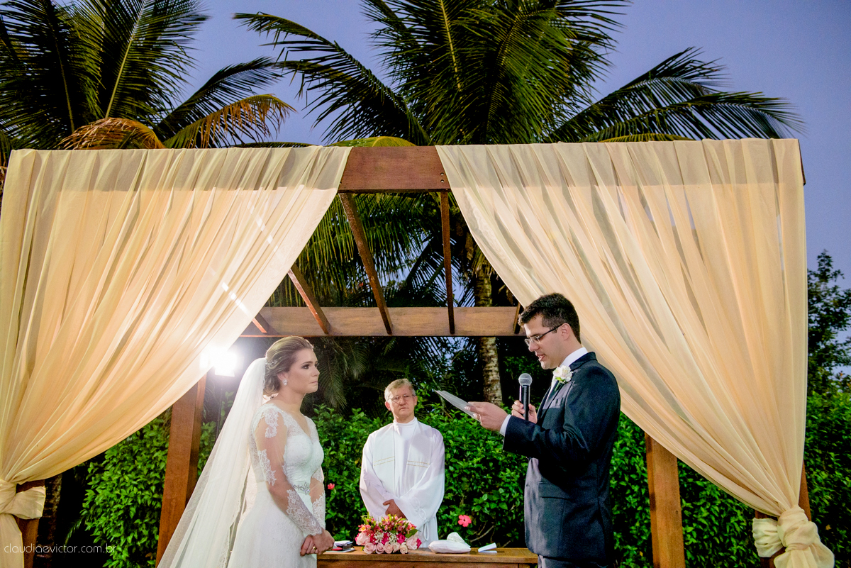 Casamento realizado ao ar livre, a tarde, na cidade de Serra, Manguinhos. Foi lindo, com muita felicidade, sorrisos e alegria, por fotógrafos de casamento em Vila Velha fotógrafos de casamento em Vitória fotógrafos de casamento em Serra Espirito Santo ES